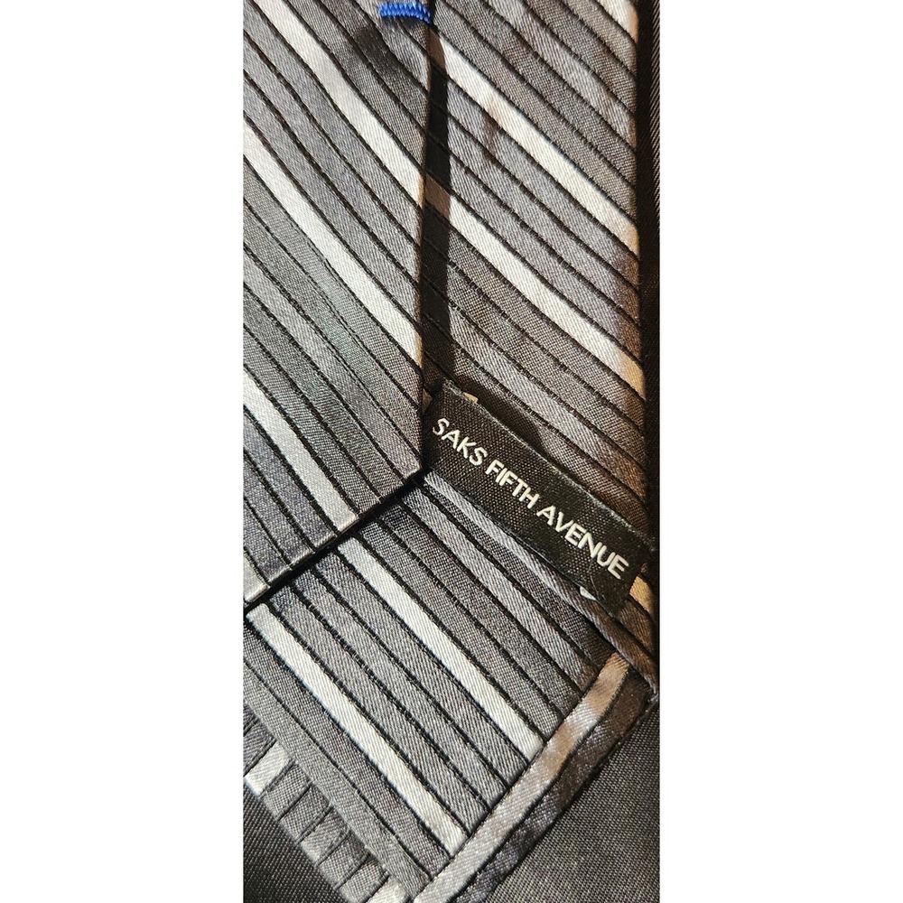 Saks Fifth Avenue 100% Silk Tie Black and Silver Diagonal Stripes Made In Italy - Picture 2 of 3